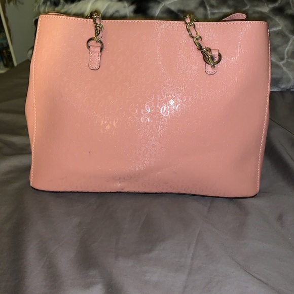 Guess multiple pockets Peach/Pink Handbag Xcellent Condition - Picture 3 of 13